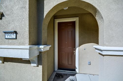 9905 Del Surf Ln, Elk Grove, CA 95757-2555