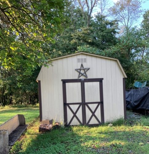 630 Broadford Rd, Connellsville PA  15425-6104 exterior