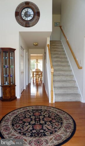 2082 Rolling Meadow Dr, Macungie, PA 18062-8897