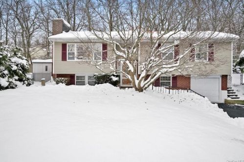 25 Straight Path, Rock Hill, NY 12775-6516