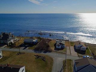 22 Glenwood Ave, South Kingstown, RI 02882-5818