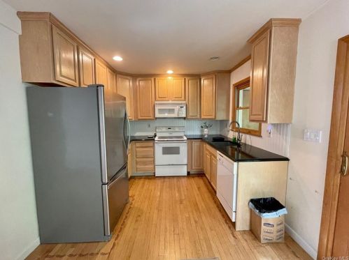 15 Jean Way, Somers Town NY  10589-2605 exterior