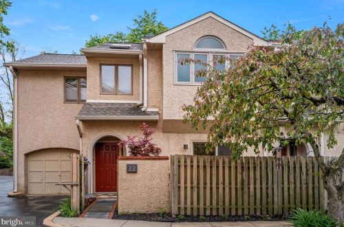 22 Greythorne Woods Cir, Wayne, PA 19087-4758