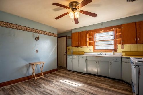 1099 Haig St, Hermitage PA  16146-2856 exterior