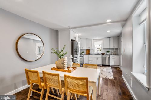 2037 Carpenter St, Philadelphia PA 19146-2418 exterior