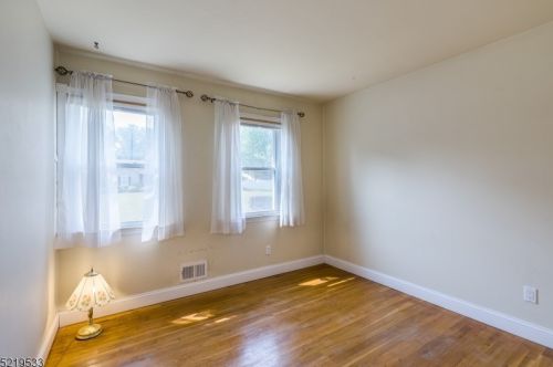 24 Normandy Dr, Parsippany NJ  07054-4070 exterior