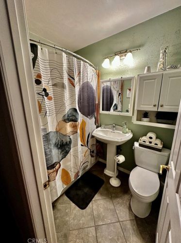 8154 Wakefield Ave, Van Nuys CA  91402-5329 exterior