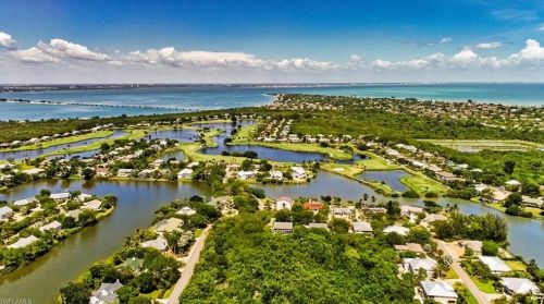 1450 Sand Castle Rd, Sanibel FL  33957-3623 exterior