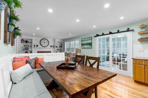 49 Sandy Ln, Dover NH  03820-5900 exterior