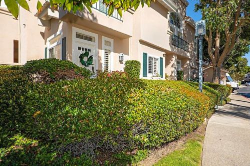7205 Calabria Ct, San Diego, CA 92122-6025