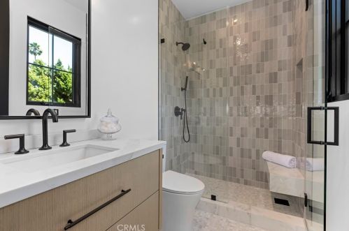 4955 Haskell Ave, Van Nuys CA  91436-1674 exterior