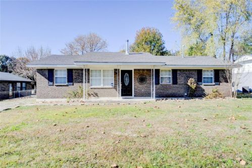 1103 10th St, Stigler, OK 74462-1539