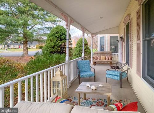 32 Sunrise Ct, Southampton PA 18966-1981 exterior