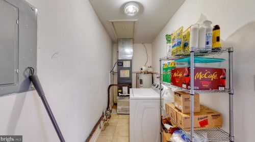 301 Sheridan Dr, New Castle DE  19720-2144 exterior