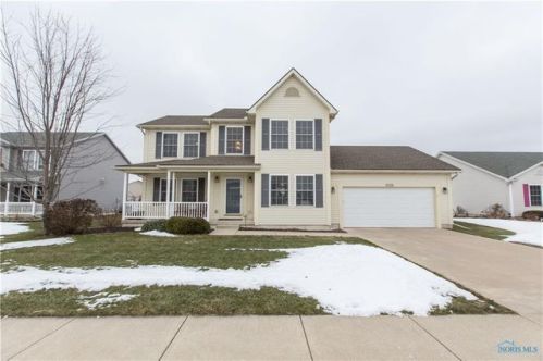 5725 Blue Grass Dr, Walbridge, OH 43465-9597