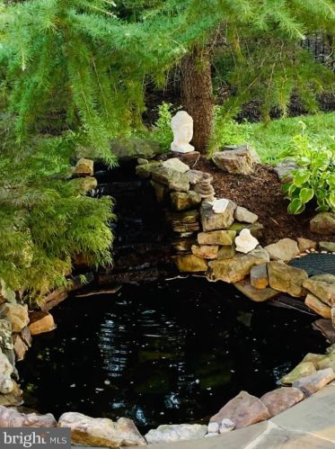 19376 Ml Dm Pl, Leesburg VA 20176-1637 exterior