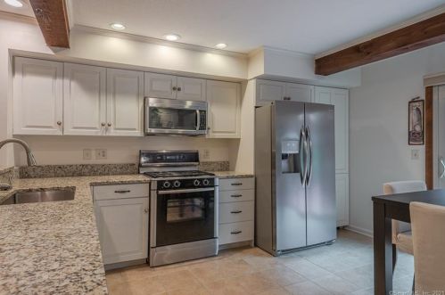 75 Great Ring Rd, Sandy Hook CT 06482-1605 exterior