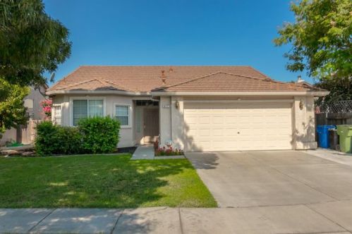 847 Zina Ln, Turlock CA  95380-6174 exterior