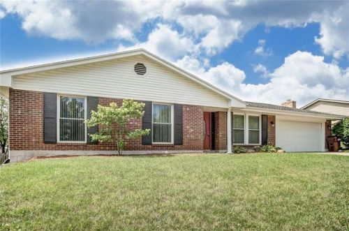2130 Sherwood Forest Dr, Miamisburg, OH 45342-2034