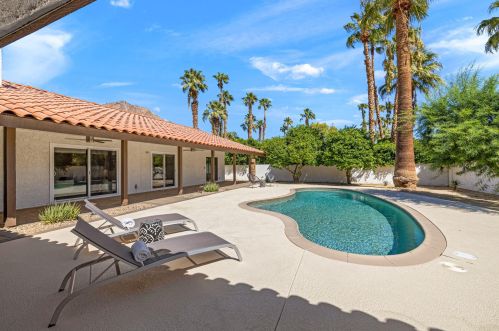 48890 Eisenhower Dr, La Quinta CA  92253-6223 exterior