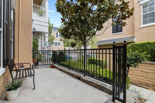24018 Bridgeport Ln, Santa Clarita, CA 91355-1691