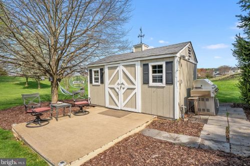 42306 Big Spg Ct, Leesburg VA 20176-6289 exterior