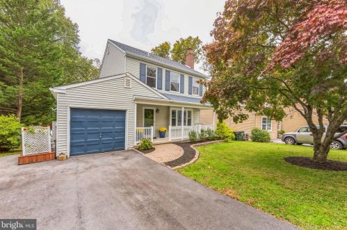 1305 Spellman Dr, Downingtown, PA 19335-3571