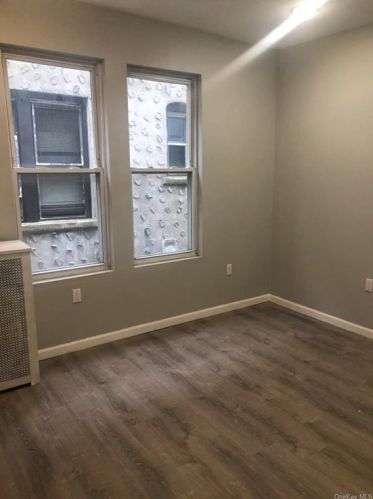 2879 Philip Ave, Bronx NY  10465-2239 exterior