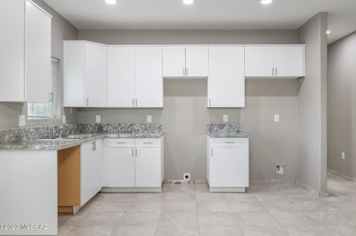 1343 Ginter Rd, Tucson AZ 85706-5734 exterior