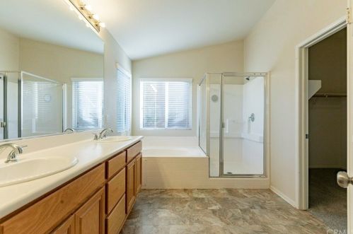 31924 Hyacinth Ct, Lake Elsinore CA  92532-2607 exterior