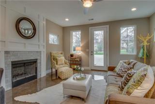 1044 Zophi St, Nashville, TN 37216-3032
