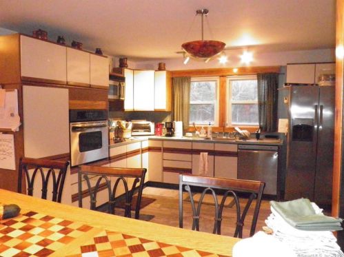 21 Humes Rd, Killingly CT  06241-1226 exterior