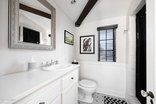 2050 11th Ave, Phoenix AZ  85007-1509 exterior