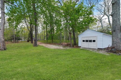 1055 Wood Ln, Peconic, NY 11958-1744