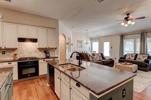 9020 Wheatfield Trl, Fort Worth TX  76179-8154 exterior