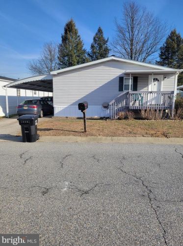 115 Mockingbird Ln, West Deptford, NJ 08051-1390