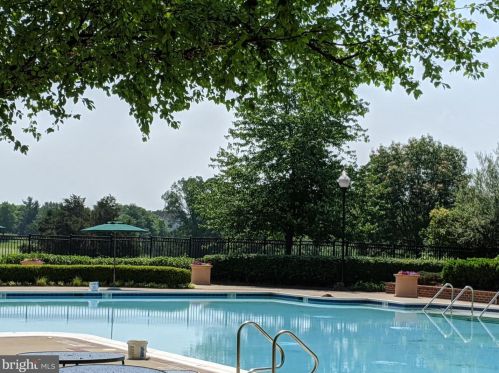 5936 Amber Ridge Rd, Haymarket VA  20169-2620 exterior