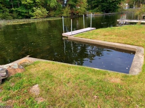 100 Tintle Ave, West Milford Lakes NJ  07480-4715 exterior