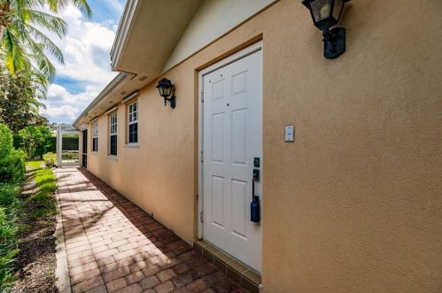 4852 Lasqueti Way, Naples, FL 34119-9544
