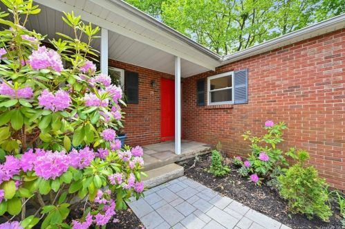 19 Gary Ln, Orangeburg, NY 10962-2415