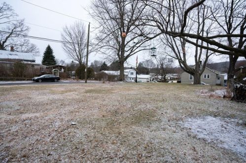 679 Woodtick Rd, Waterbury CT  06705-1740 exterior