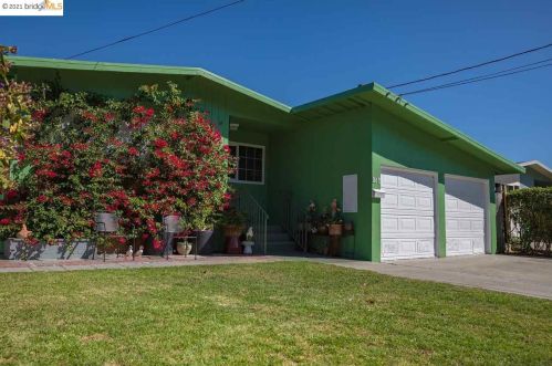 134 Pecks Ln, South San Francisco, CA 94080-1743