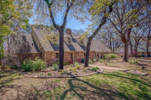 920 Ridgecrest Cir, Denton, TX 76205-5416