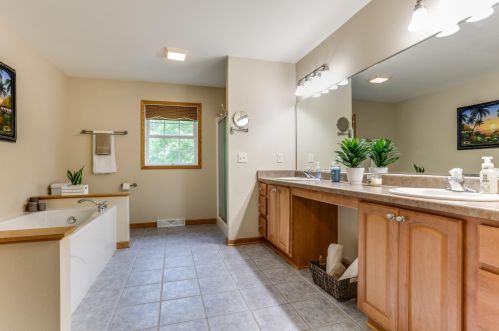 2102 116 St, Kenosha WI 53158-3605 exterior