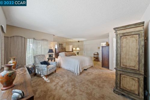 975 Kilkenny Way, Pinole CA  94564-2717 exterior