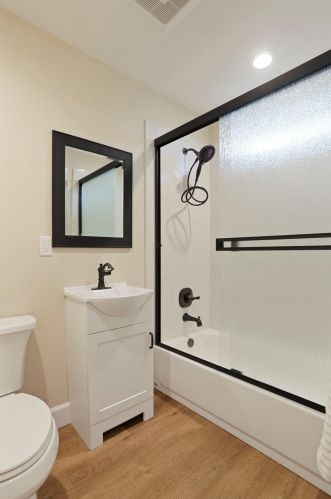 209 Forrest Ave, Lodi CA 95240-1019 exterior