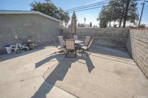 8341 Cantaloupe Ave, Van Nuys CA 91402-3806 exterior