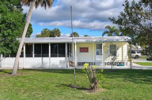 23 Derhenson Dr, Naples FL  34114-8202 exterior