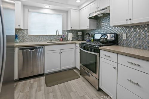 5524 Driftwood St, Oxnard CA  93035-1039 exterior