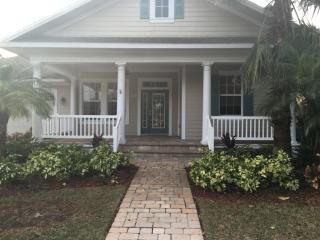 404 Manns Harbor Dr, Ruskin FL  33572-3313 exterior